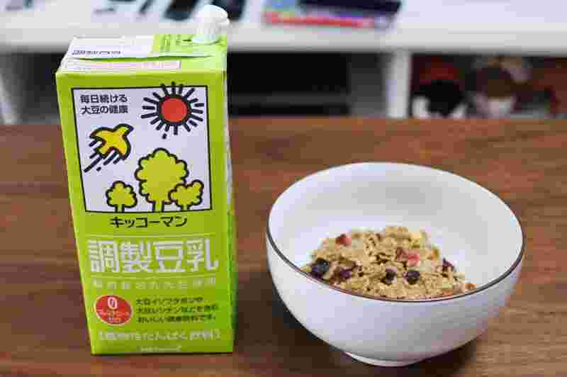 オールブランフルーツミックスと豆乳パック