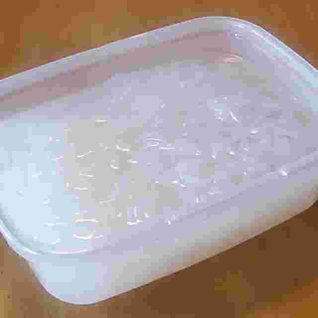 容器に入ったしらたき