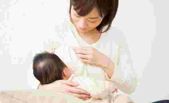 乳製品に気を付ける授乳中のママ