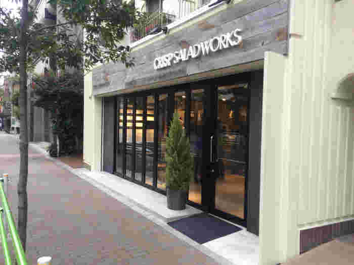 クリスプサラダワークス麻布十番店外観