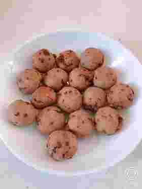 チョコ味のポンデリング風ドーナツ