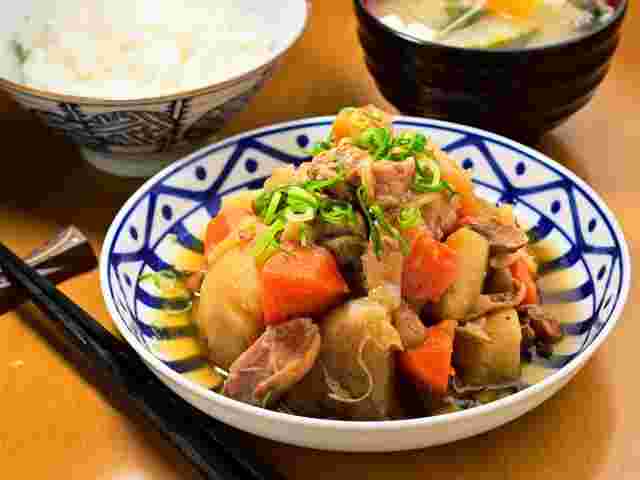 和食の人気レシピ「肉じゃが」