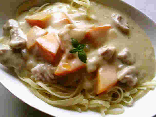 コリンキーとチキンのクリームパスタ