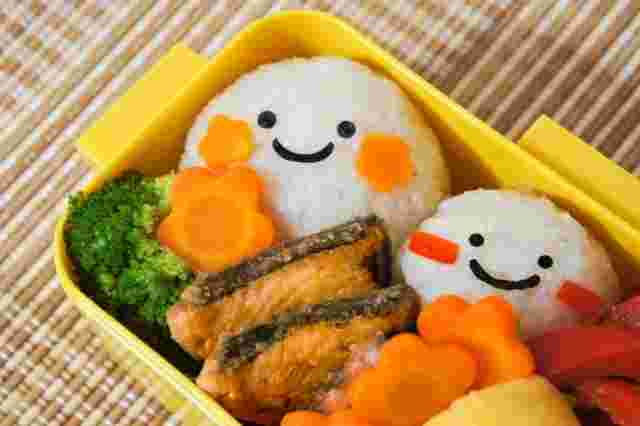 可愛らしいおにぎりのお弁当