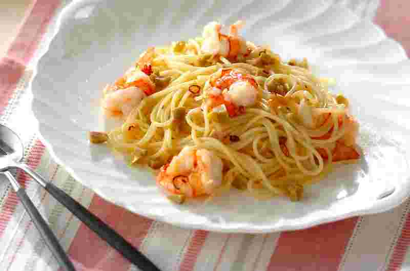 エビとオリーブの実のパスタ