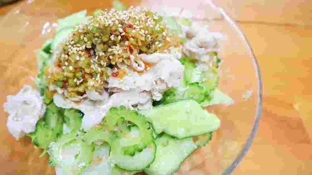 粉山椒を使ったゴーヤサラダ