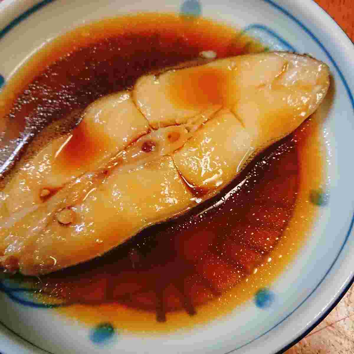 牡蠣醤油で煮付けたカレイ