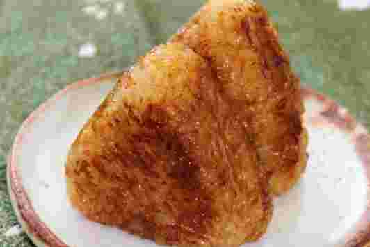 牡蠣醤油を使った焼きおにぎり