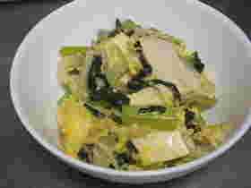 皿に盛りつけられた豆腐チャンプルー
