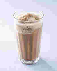 バニラにほろ苦いコーヒーが加わったコーヒーシェイク