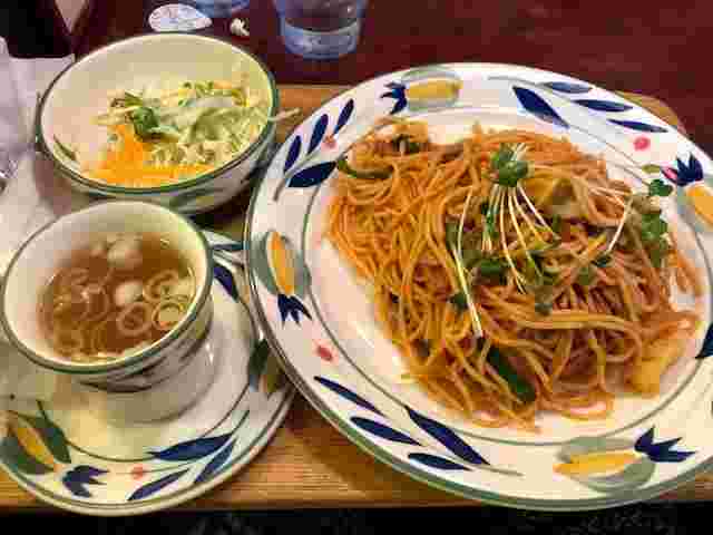 喫茶店で提供される大宮ナポリタン