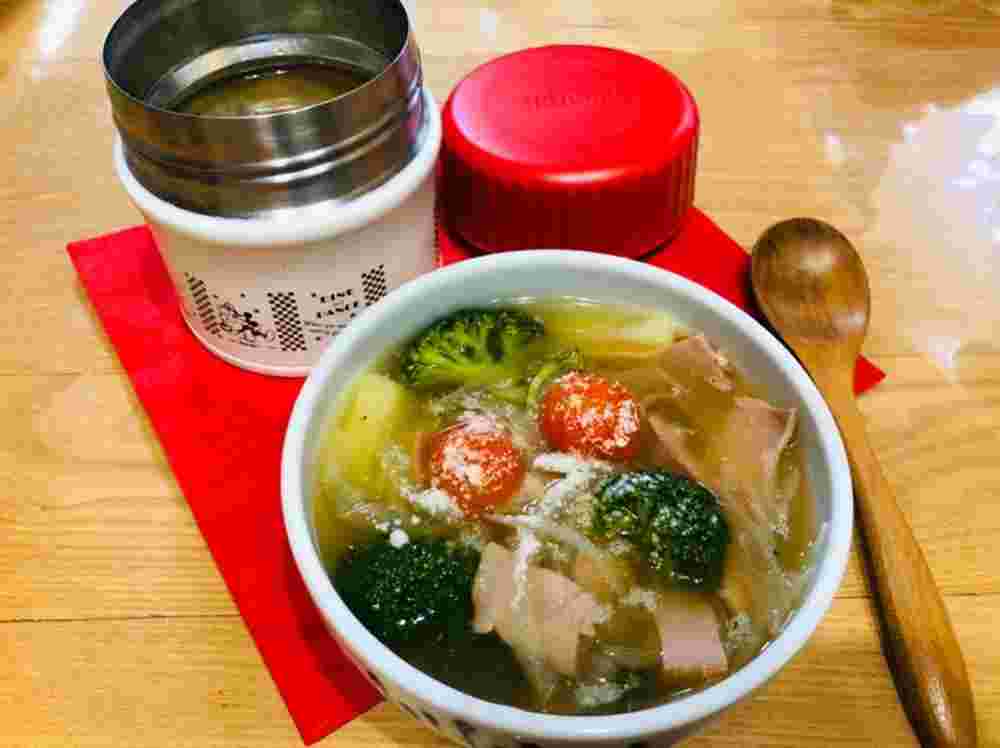 玉ねぎと粉チーズの簡単スープ