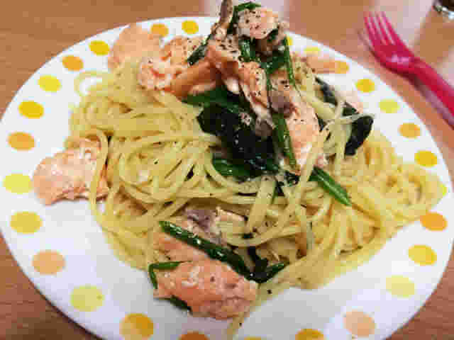 サーモンとほうれん草の和風パスタ
