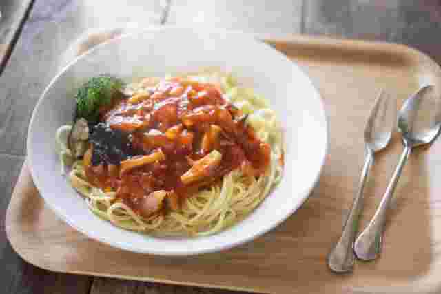 えのきとひき肉を使ったミートソースパスタレシピ