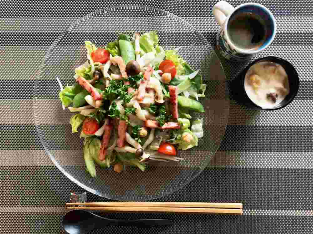 ベーコンとしめじと豆の高たんぱくサラダ