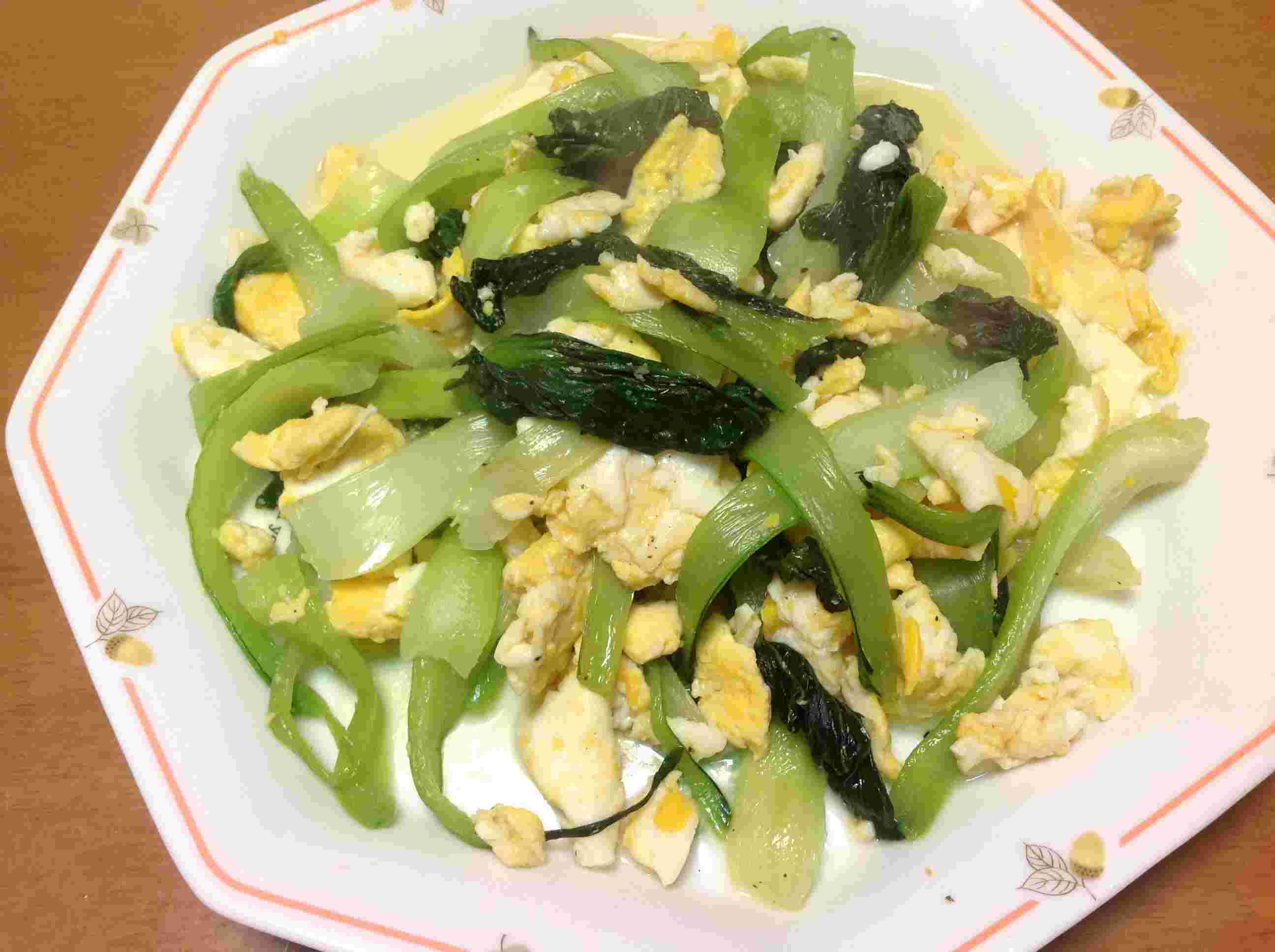 チンゲン菜と卵を炒めたもの