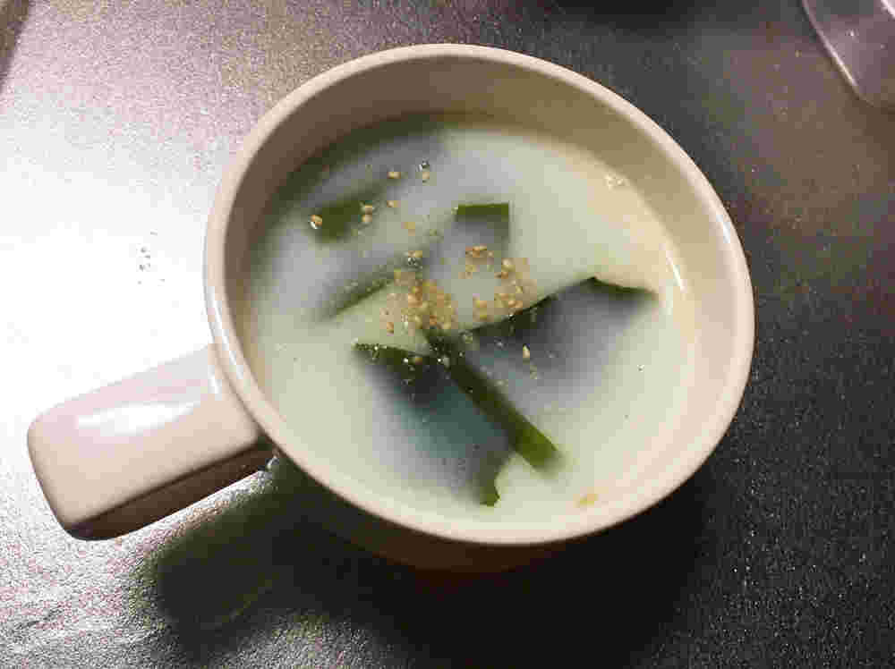 簡単なレシピで作るわかめウェイパースープ