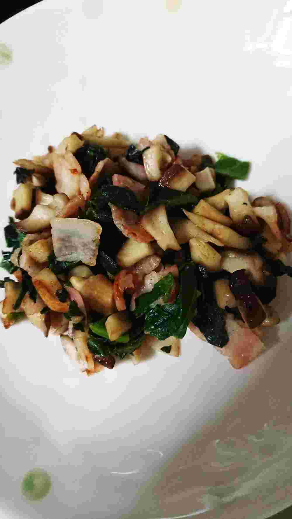 人気離乳食レシピで作るベーコン野菜炒め