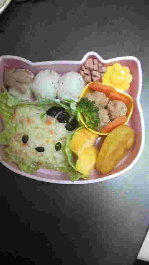 人気離乳食レシピで作るベーコン入りキャラ弁