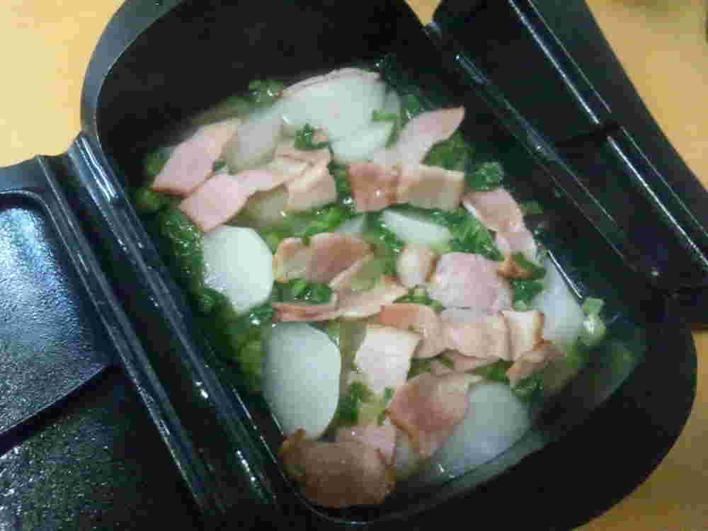 人気離乳食レシピで作るベーコンとカブの蒸し焼き