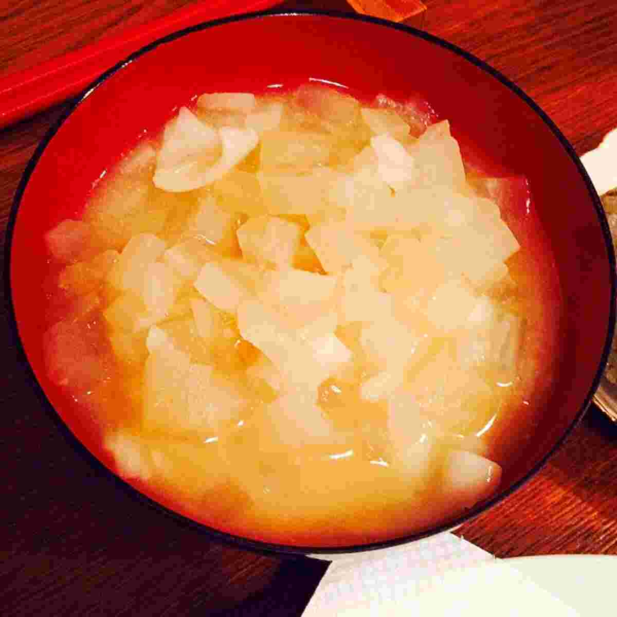 餃子の皮と大根の味噌汁