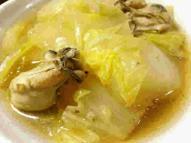 牡蠣と白菜の中華風スープ