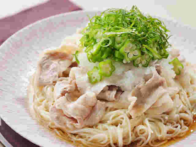 冷たい豚おろしオクラそうめん