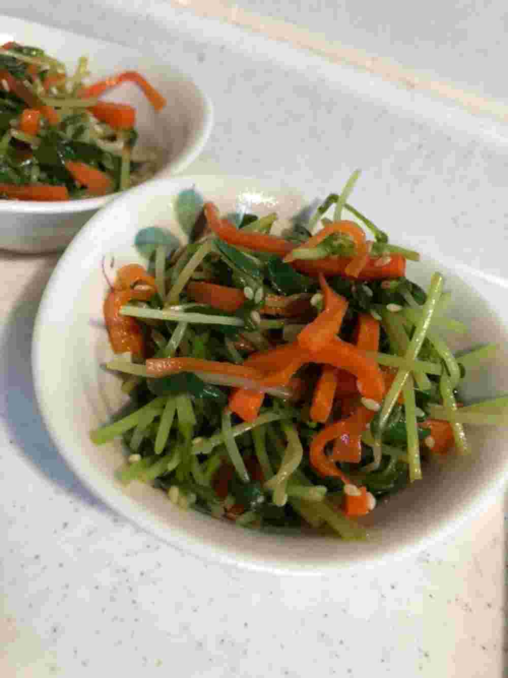 人参と豆苗のナムル