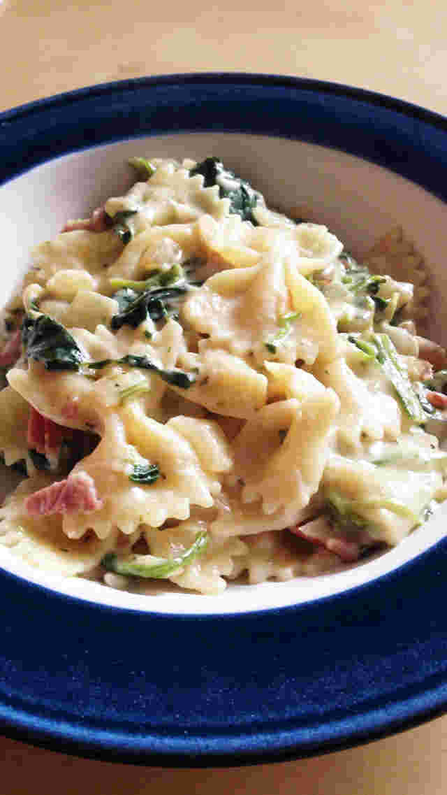 ショートパスタのファルファッレで作るクリームソースパスタ