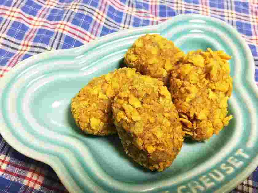 離乳食後期から与えられるコーンフレークのさつまいもバナナコロッケ風
