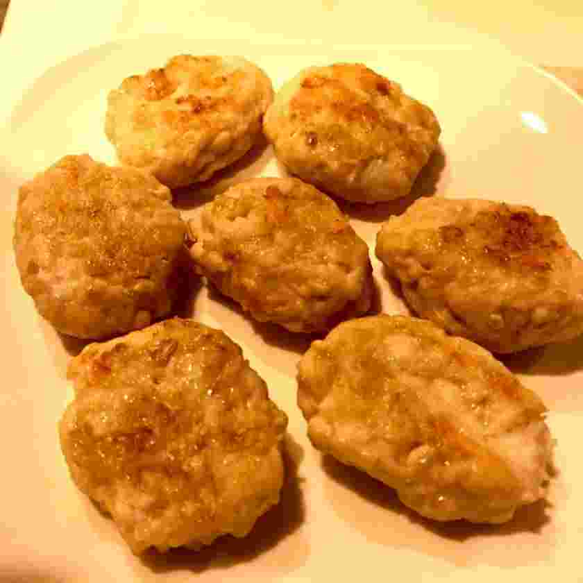 離乳食完了期から与えられる鶏ひき肉とえのきのつくね