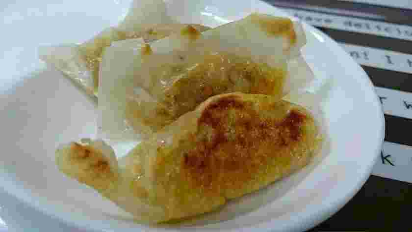 ワンタンの皮で作った離乳食のミートポテト餃子