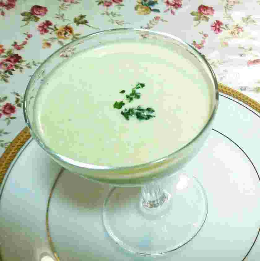 枝豆のスープのアペタイザー