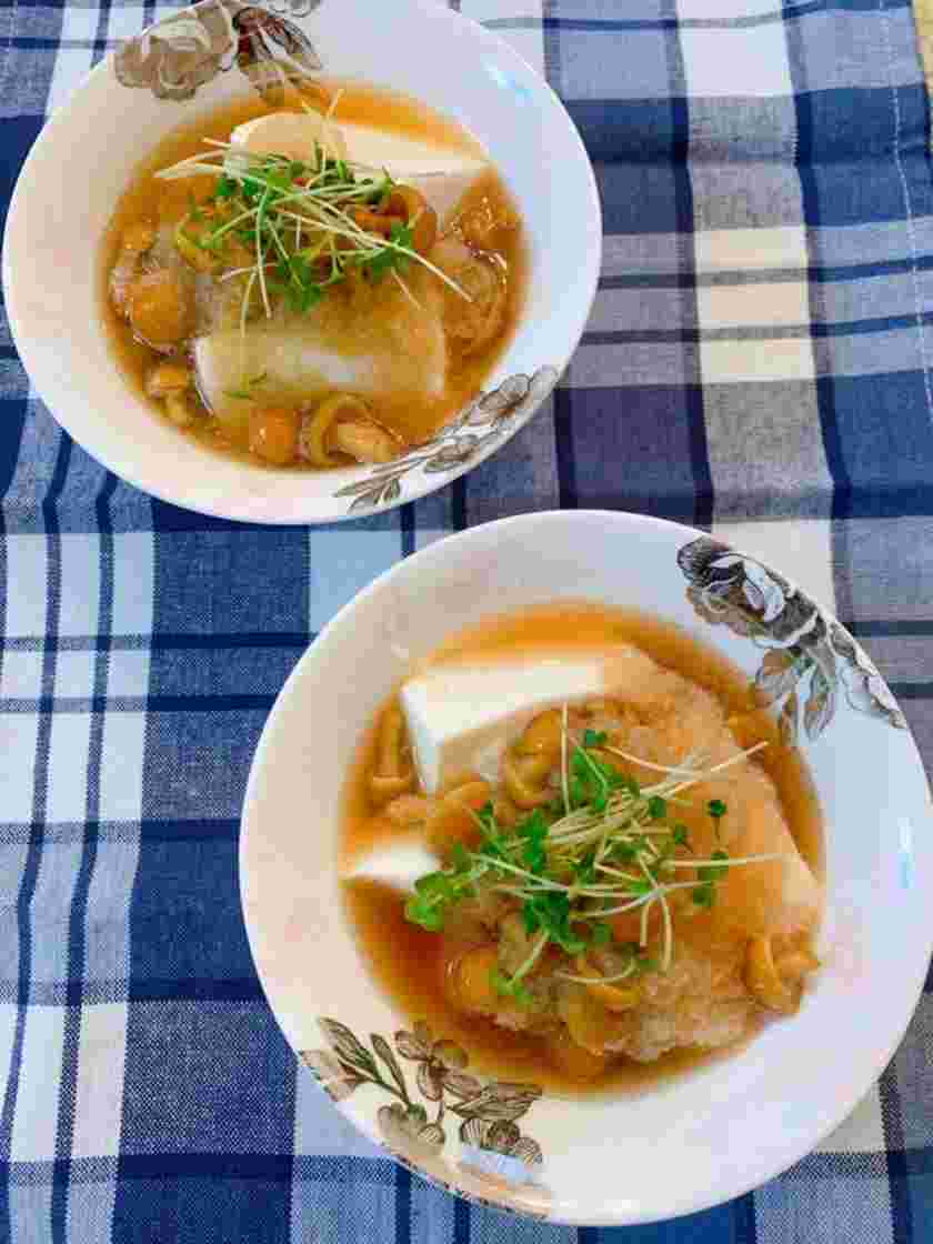 なめこおろしの湯豆腐かけ