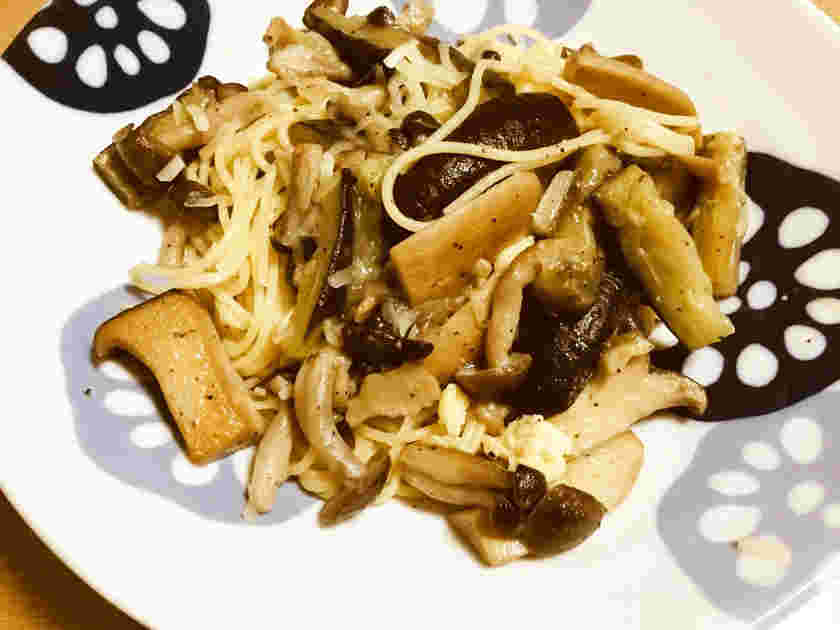 アヒージョの素でパスタ