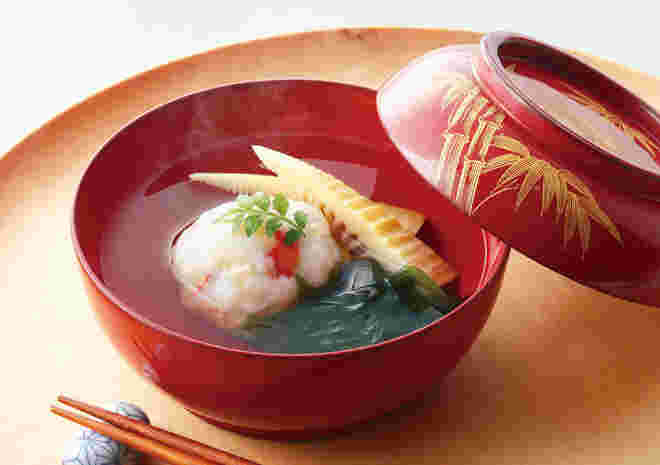 タケノコとえびしんじょうのお吸い物