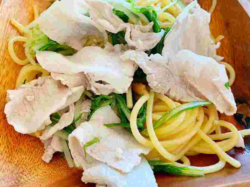 お吸物の素で作った豚バラと水菜のパスタ