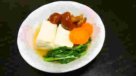 かぶの葉っぱと豆腐の煮物