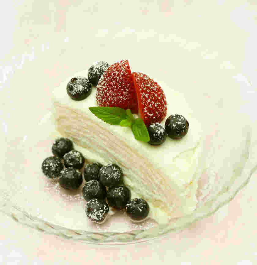 餃子の皮でフルーツミルクレープ