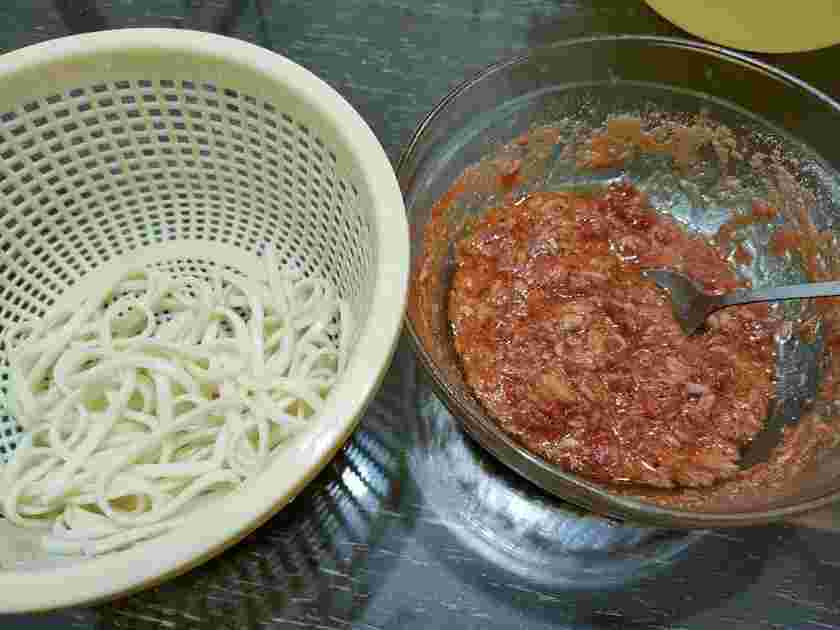 ホールトマトを使ったトマトとツナのつけ麺