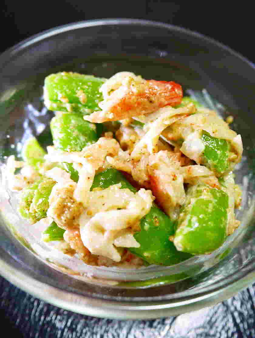 レンジで作ったスナップエンドウとカニカマ胡麻マヨサラダ