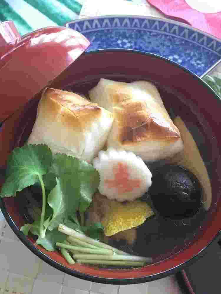 かつお昆布と鶏出汁で作った関西のお雑煮