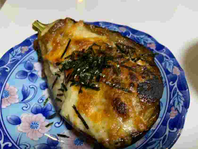丸ナスの山椒味噌チーズ焼き