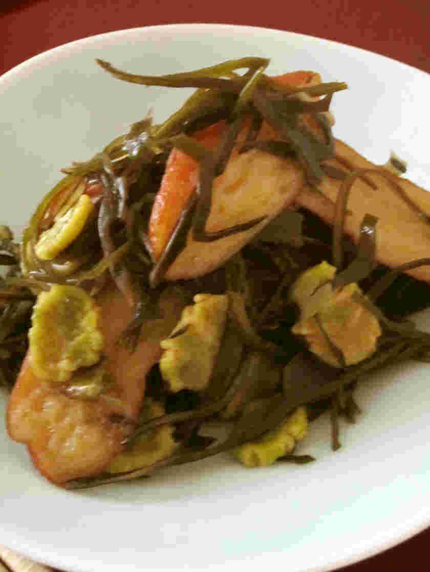 刻み昆布と打ち豆の煮物