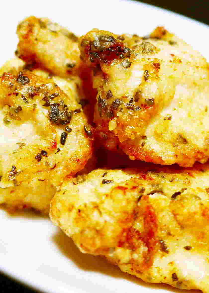バジルとレモン味の鶏肉の唐揚げ