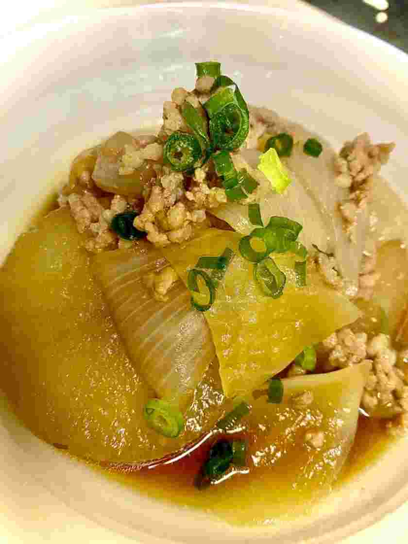 乱切りの玉ねぎを使った大根のそぼろ煮