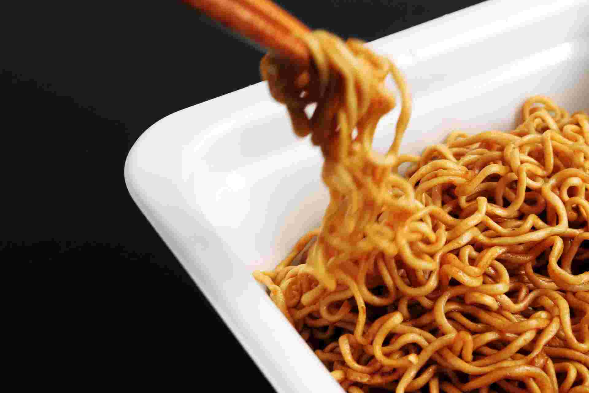 食べる直前のカップ麺