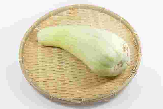 ザルの上の白瓜