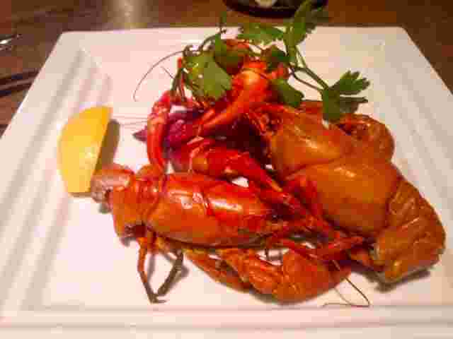 珍しい食べ物のザリガニ