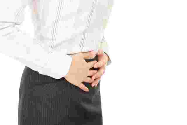 きのこを食べ過ぎて腹痛を起こした人